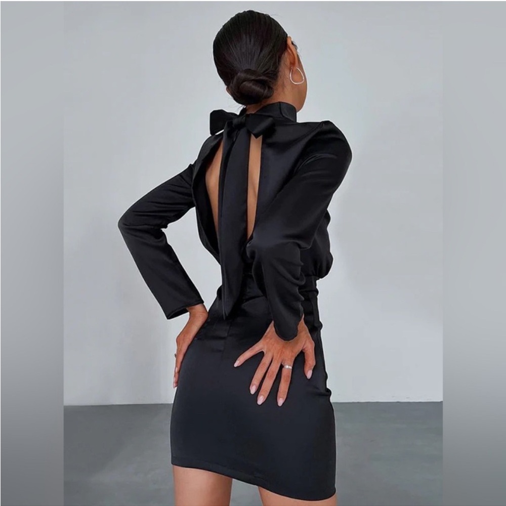 Commense Black Backless Mini Dress
